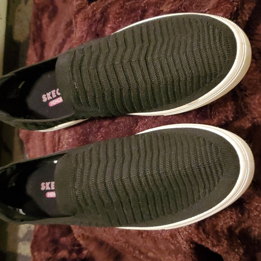 🔖💥SALE💥 Skechers Street Slip On Sneaks - 11